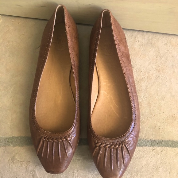 SOLD: Frye Clementine Ruching Skimmer Flat - Picture 1 of 8